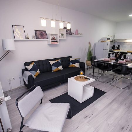 Apartman Day Apartment ชาโคเว็ค ภายนอก รูปภาพ