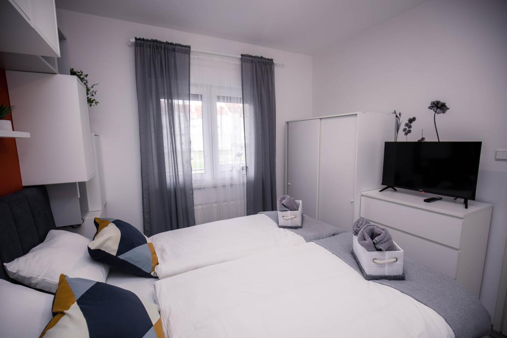 Apartman Day Apartment ชาโคเว็ค ภายนอก รูปภาพ