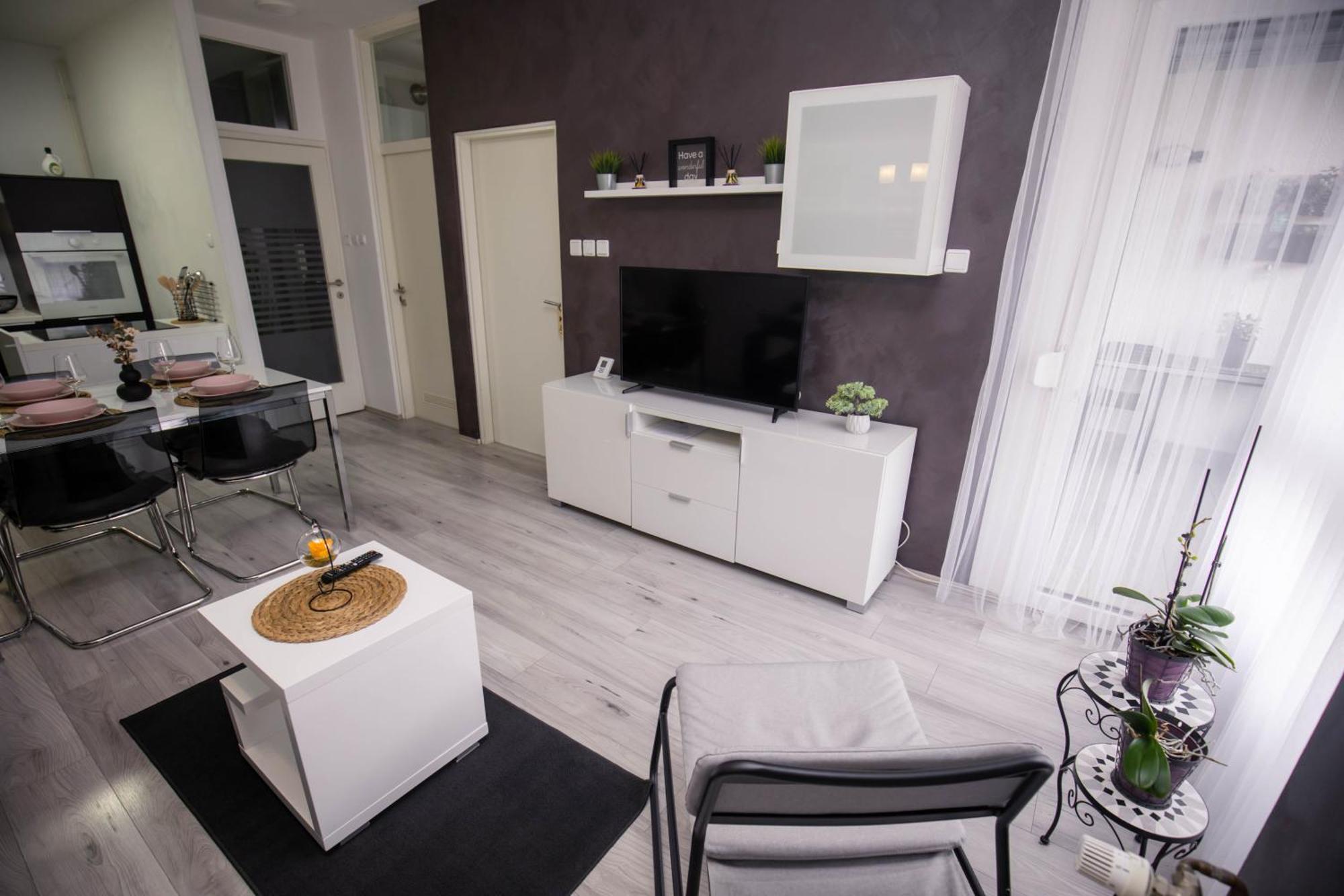 Apartman Day Apartment ชาโคเว็ค ภายนอก รูปภาพ