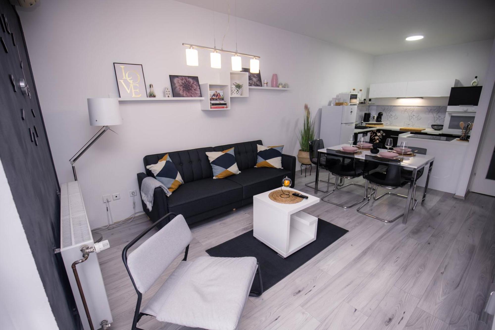 Apartman Day Apartment ชาโคเว็ค ภายนอก รูปภาพ