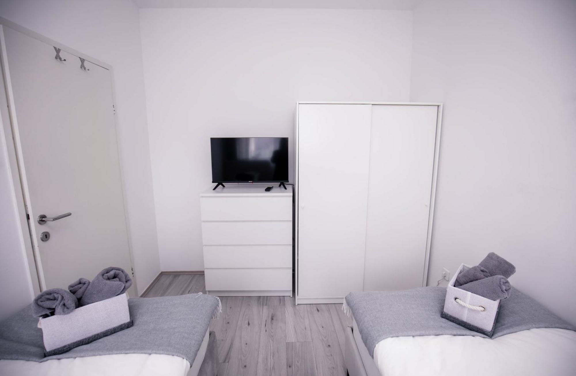 Apartman Day Apartment ชาโคเว็ค ภายนอก รูปภาพ